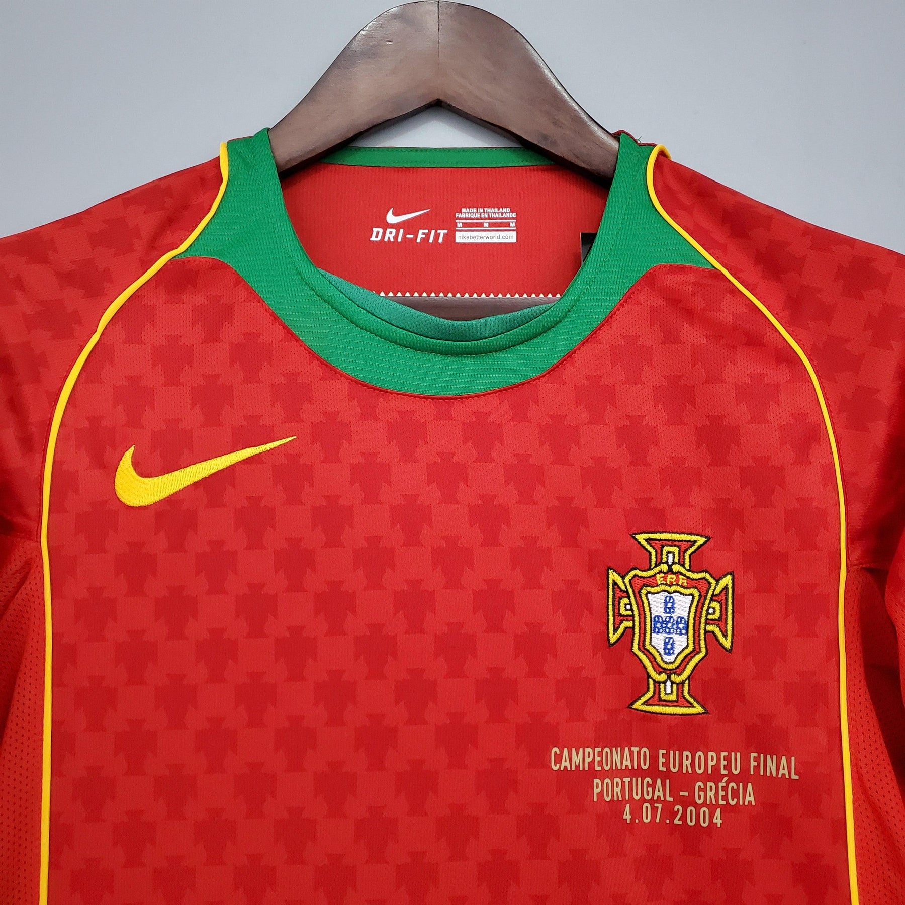 Camisa Retrô Seleção Portugal 2004/04 Home - ResPeita Sports